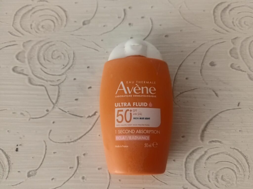 AVÈNE
ULTRA FLUID RADIANCE SPF 50+ UVB, UVA , HEV BLUE LIGHT